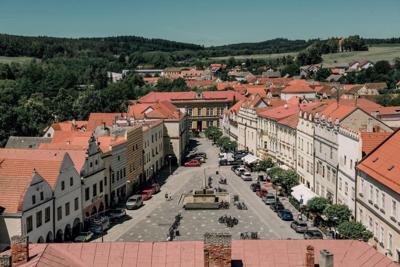 Hotel Pivonka Славонице Экстерьер фото