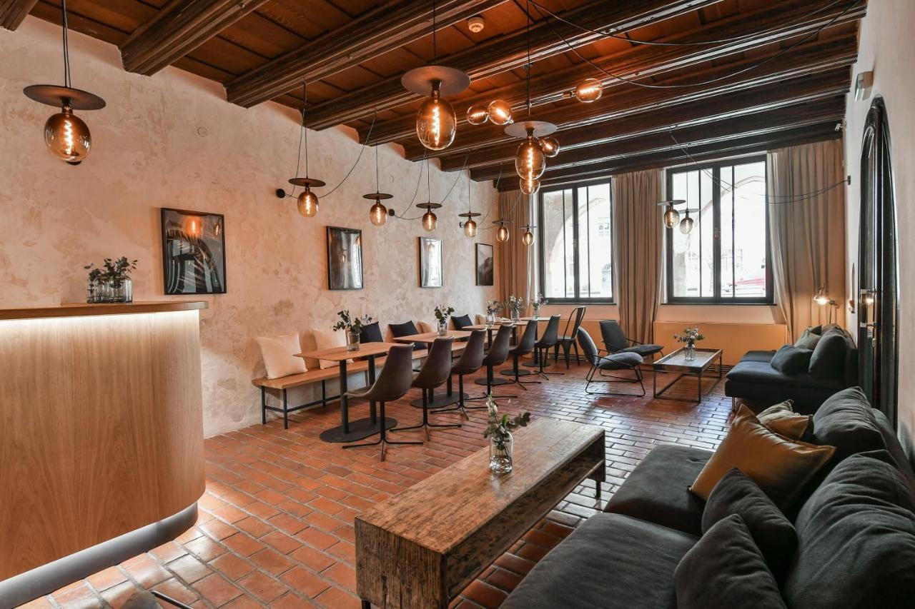 Hotel Pivonka Славонице Экстерьер фото