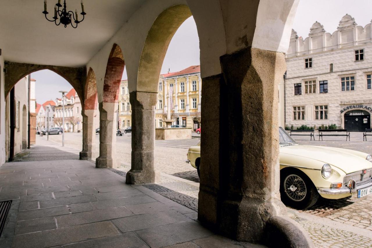 Hotel Pivonka Славонице Экстерьер фото