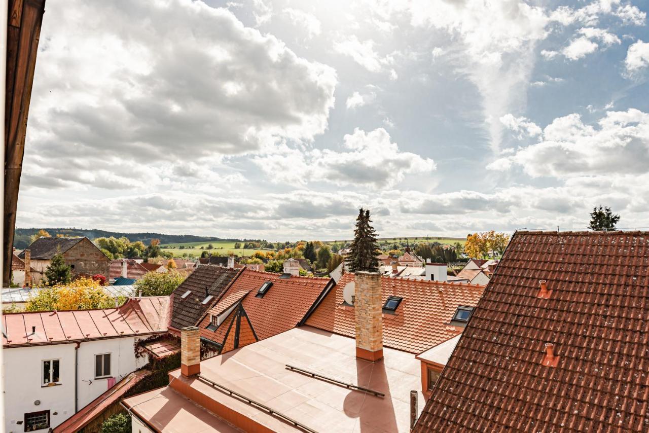 Hotel Pivonka Славонице Экстерьер фото