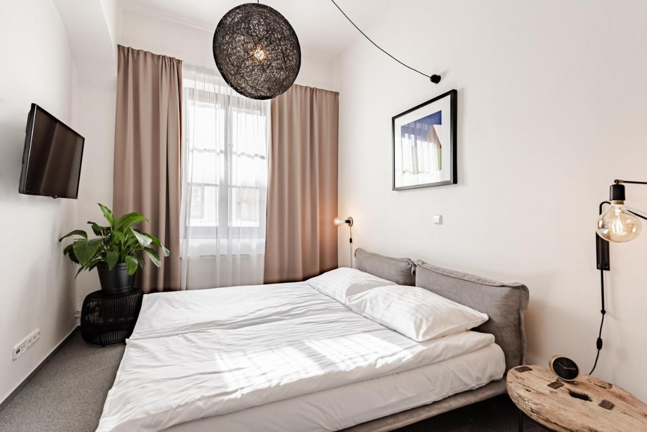 Hotel Pivonka Славонице Экстерьер фото