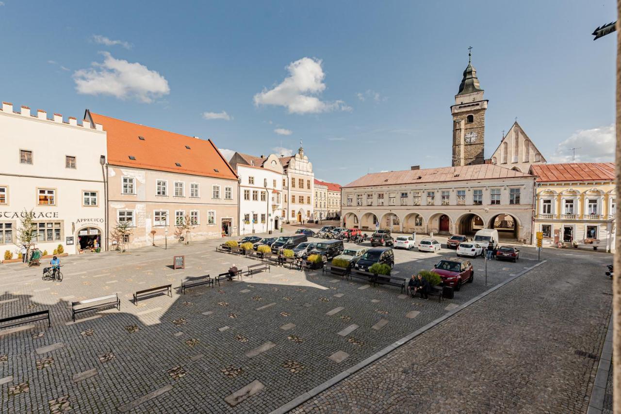 Hotel Pivonka Славонице Экстерьер фото