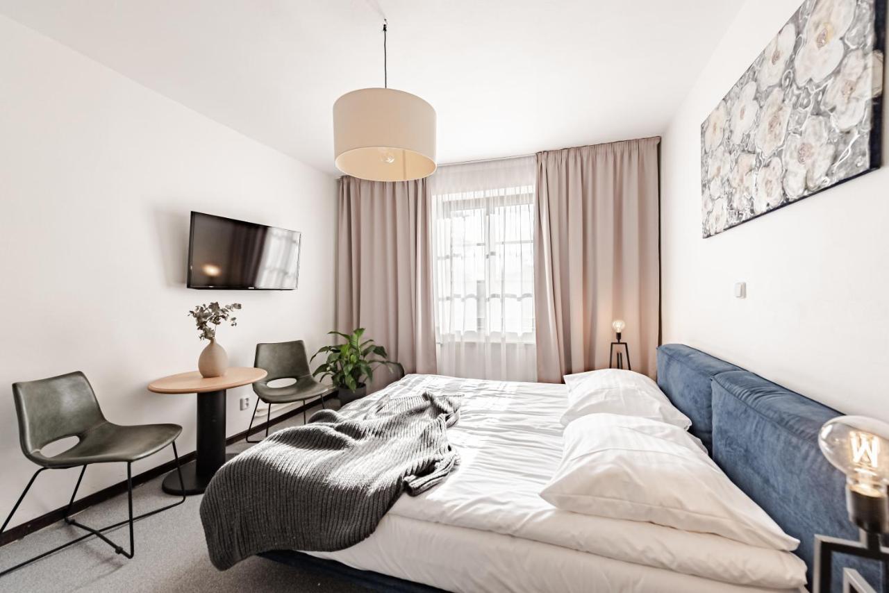 Hotel Pivonka Славонице Экстерьер фото