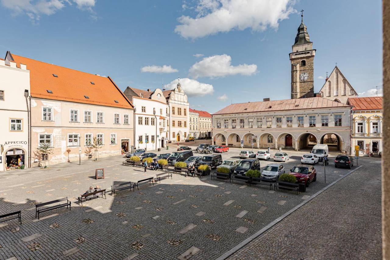 Hotel Pivonka Славонице Экстерьер фото